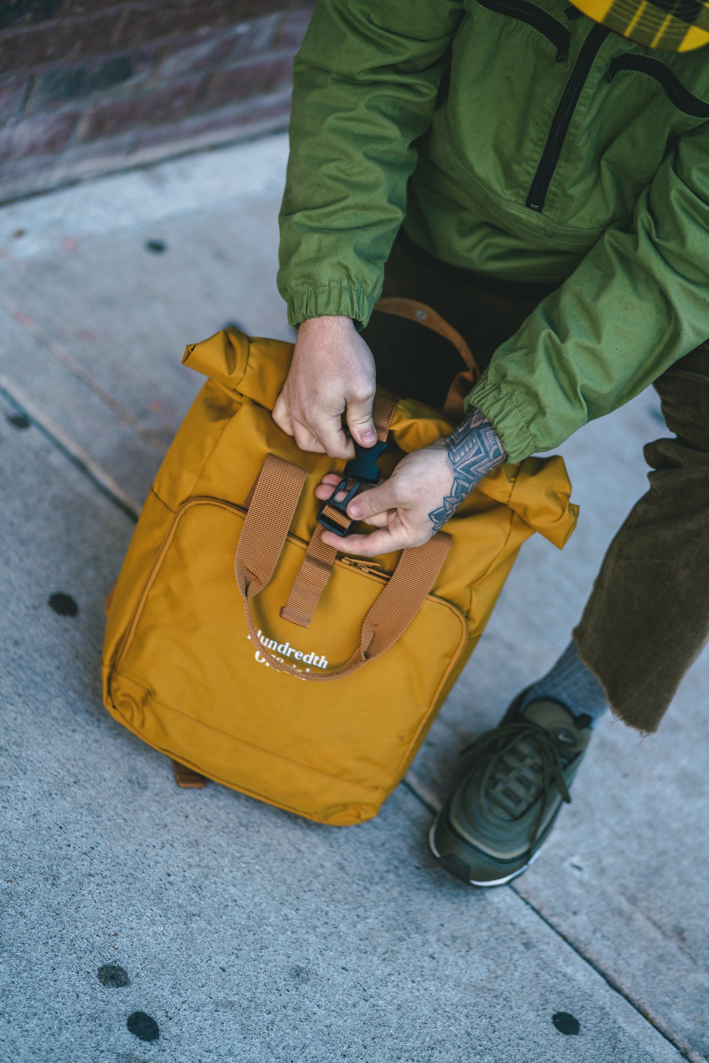 THE COMMUTER BAG (MUSTARD)